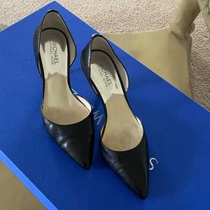 Michael Kors black pumps